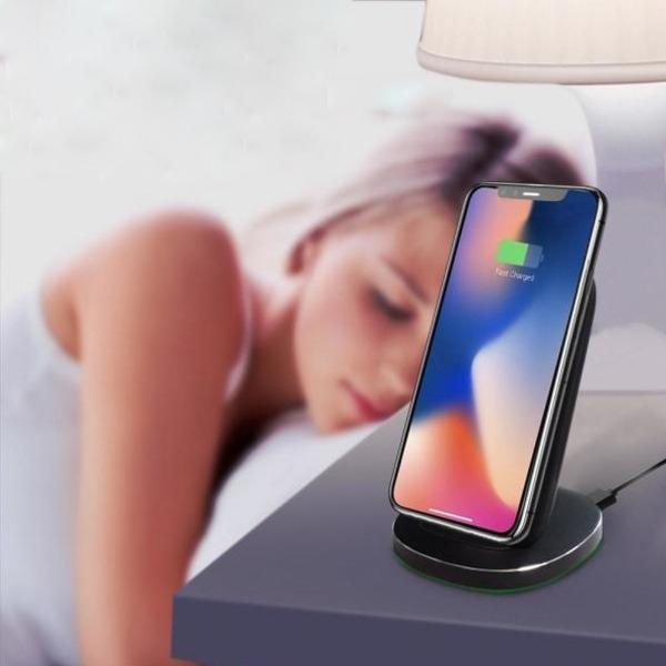 Solo Wireless Charging Stand casemarts