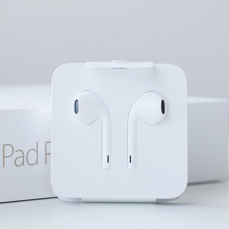 EarPods with Lightning Connector casemarts