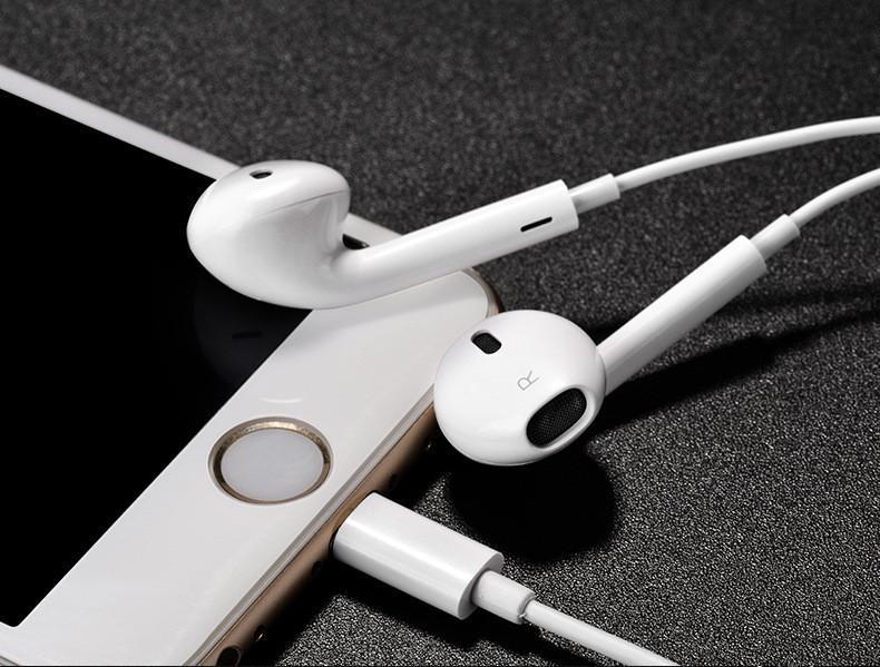 iPhone White Lightning Digital Earphones casemarts