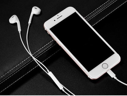 iPhone White Lightning Digital Earphones casemarts