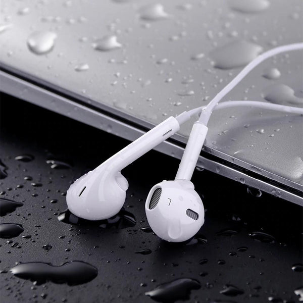 EarPods with Lightning Connector casemarts